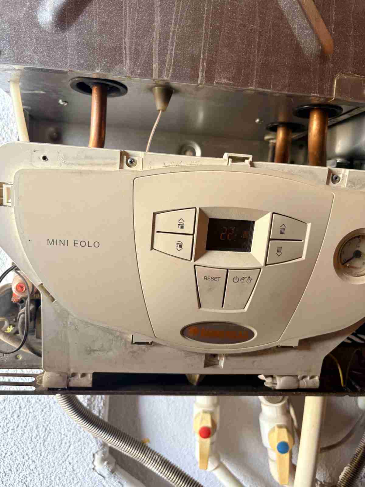 Immergas kombi kontrol paneli ve alt bağlantıları